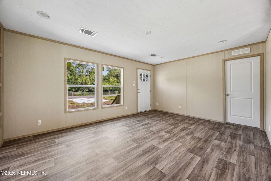 Spacious, unfurnished interior of a new home in , Yulee (Image 15).