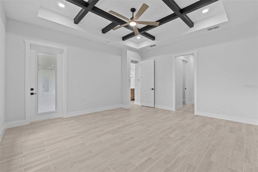 Spacious, unfurnished interior of a new home in , Winter Haven (Image 36).