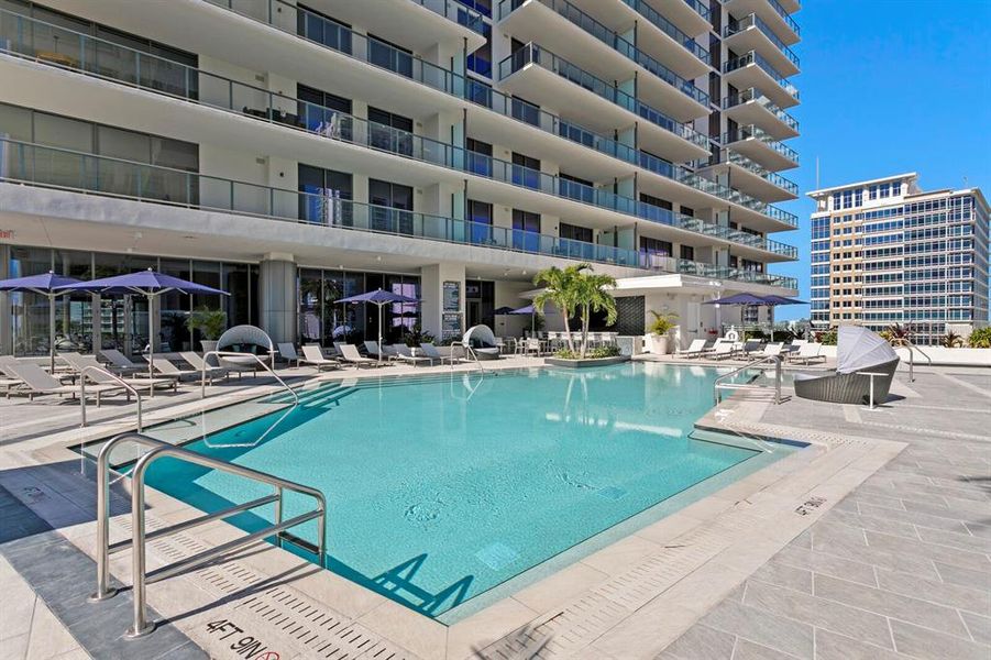 Condo located in St. Petersburg, FL showcasing its design and architecture (Image 31). Condo located in St. Petersburg, FL showcasing its design and architecture (Image 31).