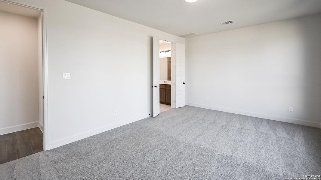 Spacious, unfurnished interior of a new home in Solms Landing 45', New Braunfels (Image 16).
