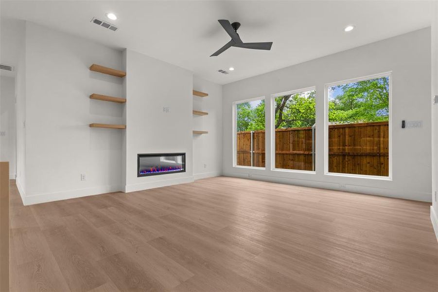 Spacious, unfurnished interior of a new home in , Dallas (Image 24).