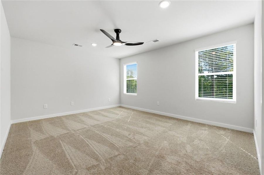 Spacious, unfurnished interior of a new home in Creekbend Overlook, South Fulton (Image 16).