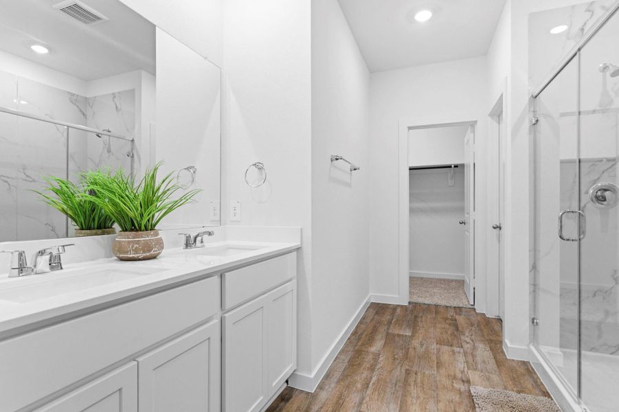 Furnished interior view inside a new home in Evergreen, Rosenberg (Image 6).