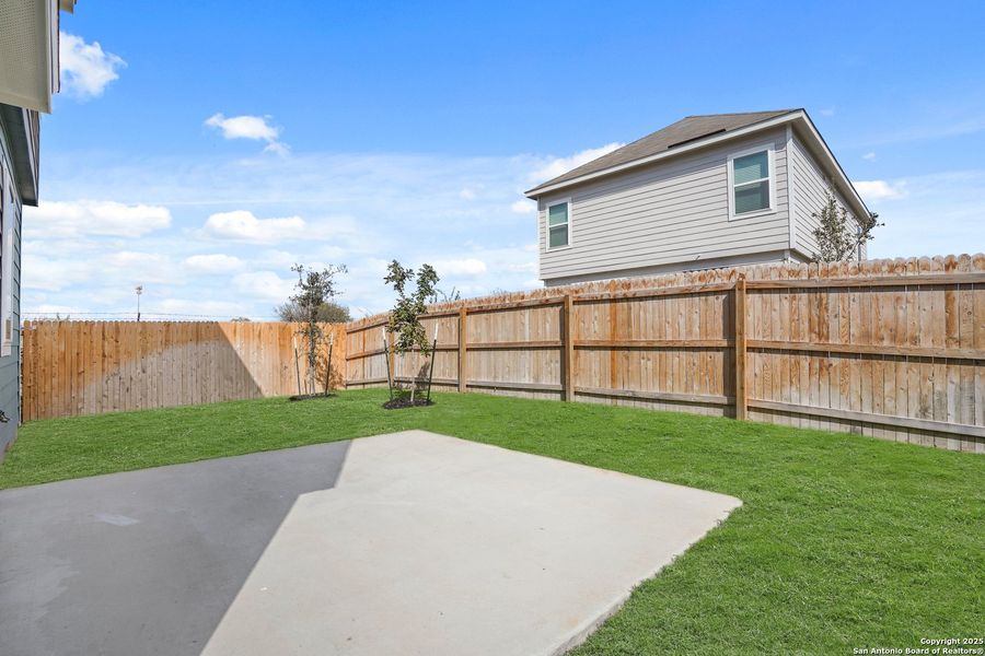 Exterior details and patio area of a home in Applewhite Meadows, San Antonio (Image 26).