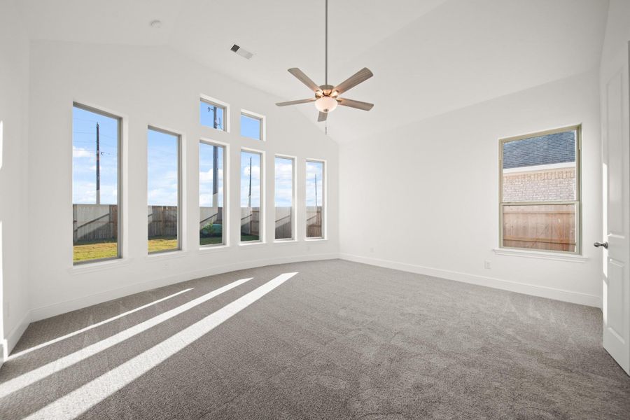 Spacious, unfurnished interior of a new home in Valencia 70', Manvel (Image 11). Spacious, unfurnished interior of a new home in Valencia 70', Manvel (Image 11).