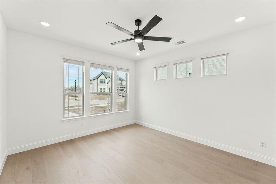 Spacious, unfurnished interior of a new home in Painted Tree, McKinney (Image 21).