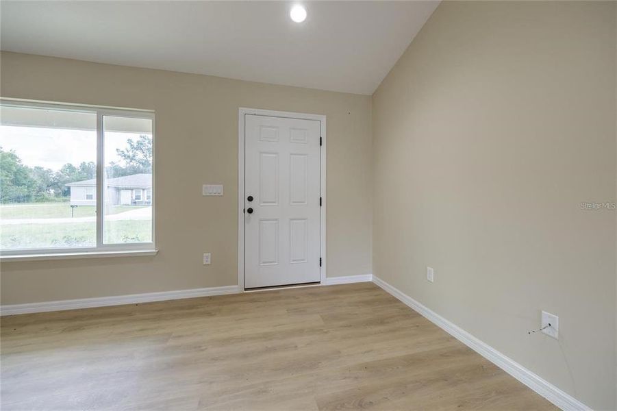 Spacious, unfurnished interior of a new home in , Williston (Image 37).