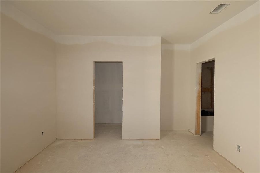 Spacious, unfurnished interior of a new home in Havencroft, Woodstock (Image 7).