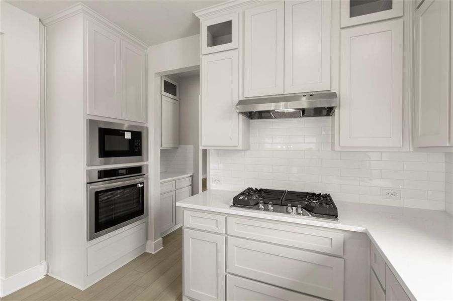 12. 1145 Chickadee - Kitchen (4) 12. 1145 Chickadee - Kitchen (4)