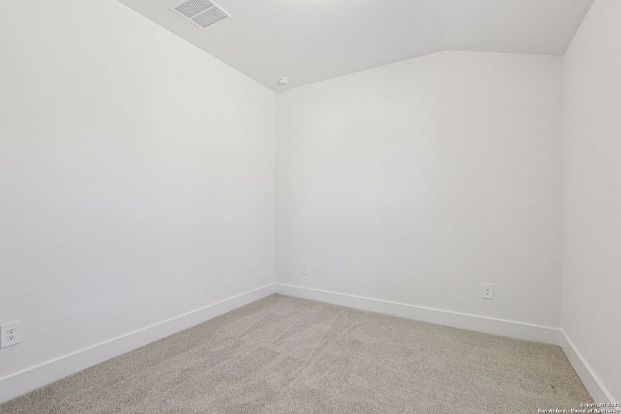 Spacious, unfurnished interior of a new home in Comanche Ridge, San Antonio (Image 39).