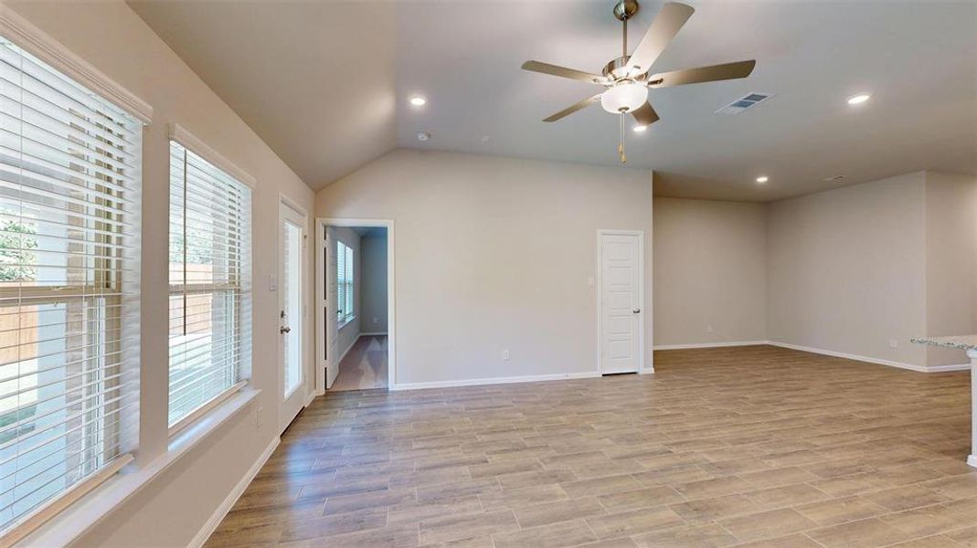 Spacious, unfurnished interior of a new home in Forest Park, Princeton (Image 15).