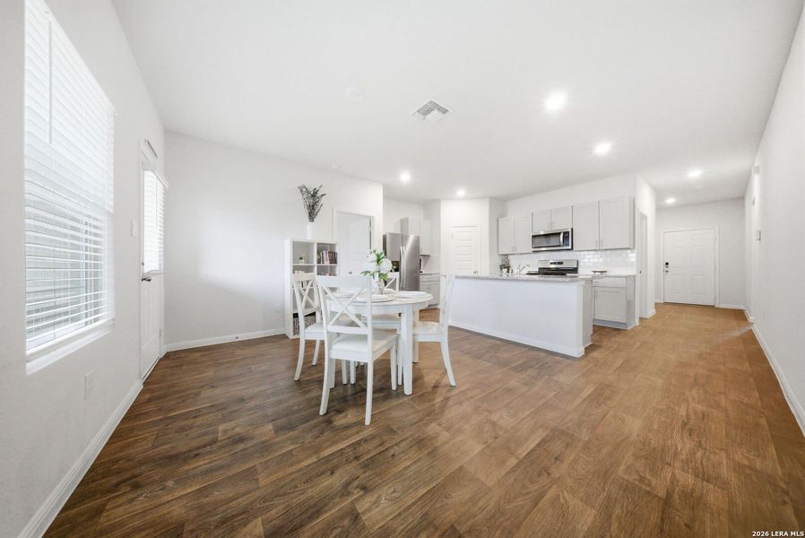 Furnished interior view inside a new home in Heather Glen, New Braunfels (Image 11). Furnished interior view inside a new home in Heather Glen, New Braunfels (Image 11).