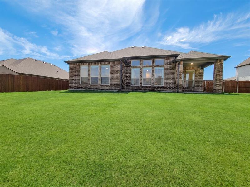 Exterior details and patio area of a home in , Midlothian (Image 18).