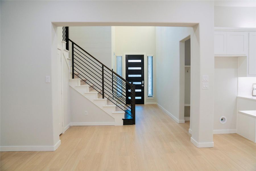 Spacious, unfurnished interior of a new home in Painted Tree, McKinney (Image 5).