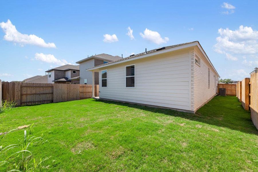 Exterior details and patio area of a home in La Cima, San Marcos (Image 20).