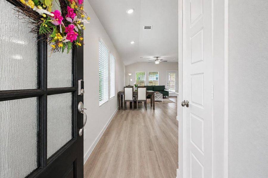 Come inside and see what I have to offer! Come inside and see what I have to offer!