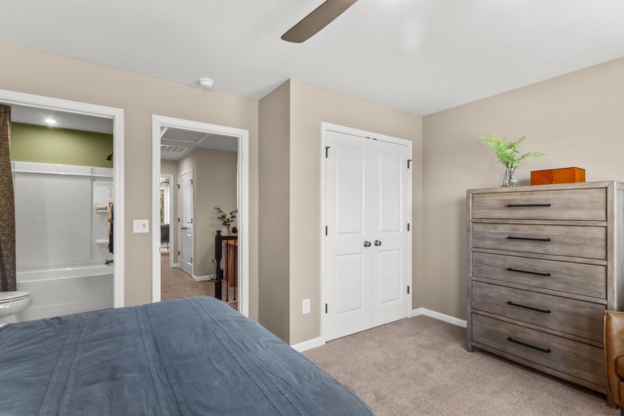Furnished interior view inside a new home in Bridgeport Townhomes, Greenville (Image 20). Furnished interior view inside a new home in Bridgeport Townhomes, Greenville (Image 20).