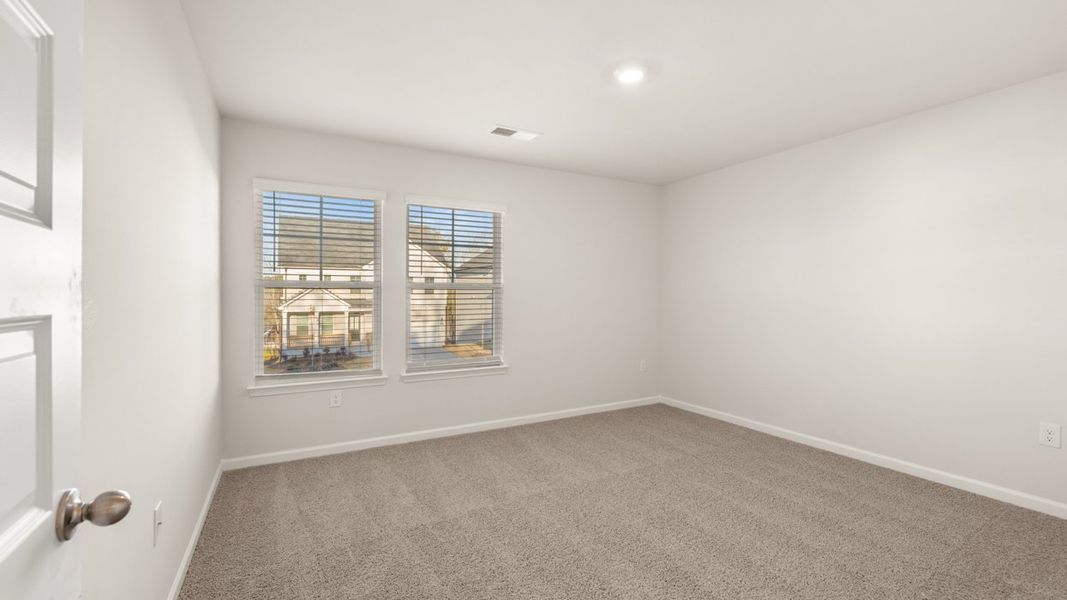 Spacious, unfurnished interior of a new home in Heritage Pointe, Senoia (Image 31).
