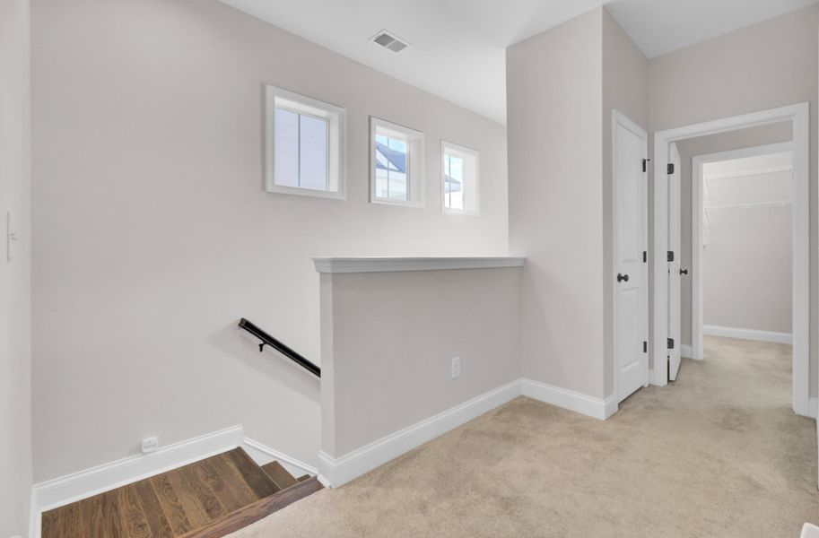 Spacious, unfurnished interior of a new home in , Goose Creek (Image 29).