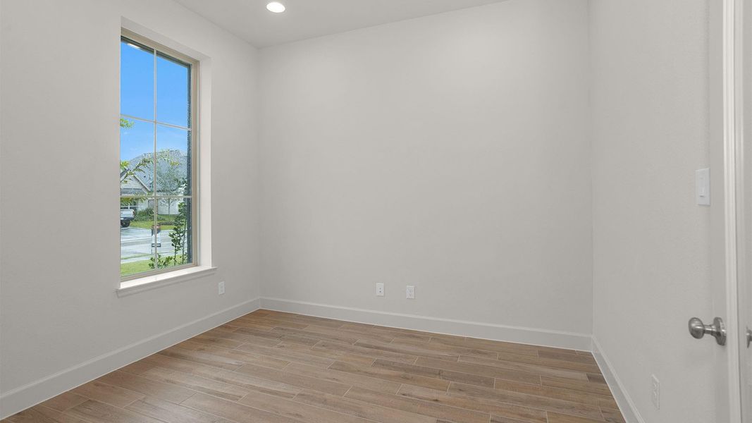 Spacious, unfurnished interior of a new home in Everly, Hockley (Image 12).