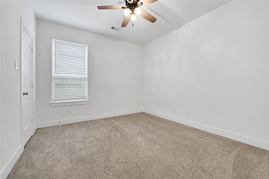 Spacious, unfurnished interior of a new home in Lago Mar, Texas City (Image 26). Spacious, unfurnished interior of a new home in Lago Mar, Texas City (Image 26).