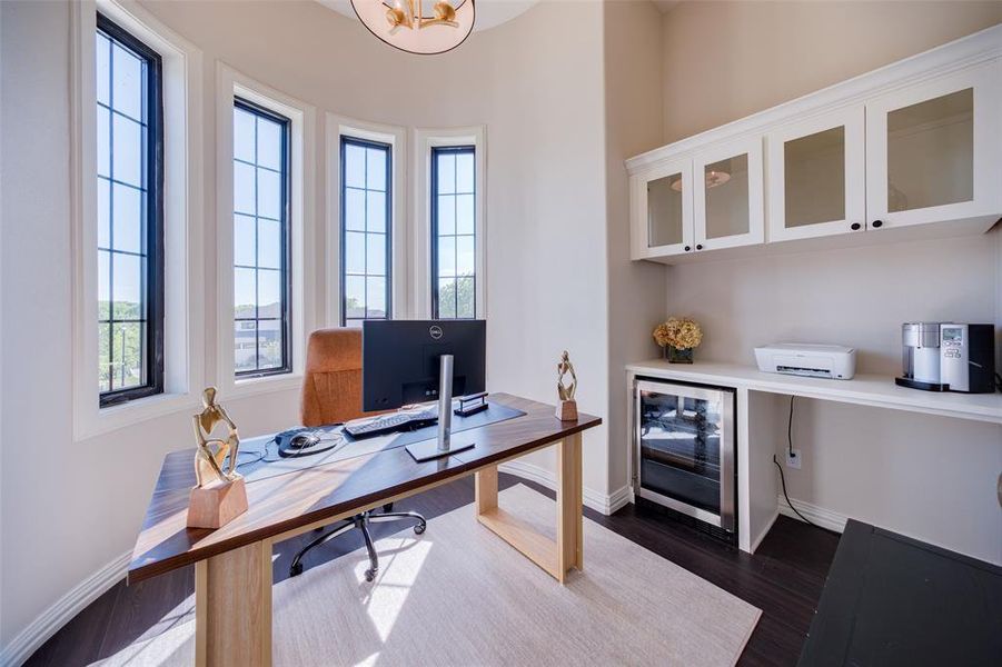 Furnished interior view inside a new home in , Cedar Hill (Image 32).