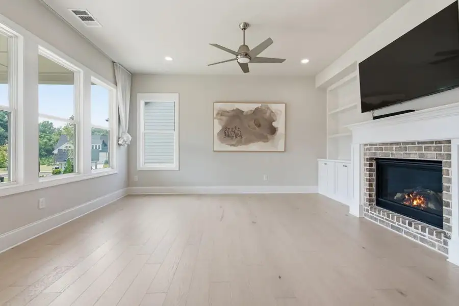 Spacious, unfurnished interior of a new home in , Woodstock (Image 18).