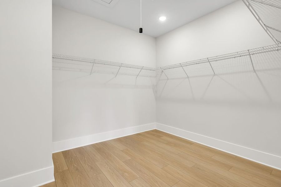 Spacious, unfurnished interior of a new home in Echo Park, Suwanee (Image 28).