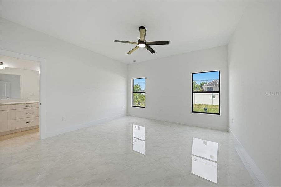 Spacious, unfurnished interior of a new home in , Englewood (Image 39).