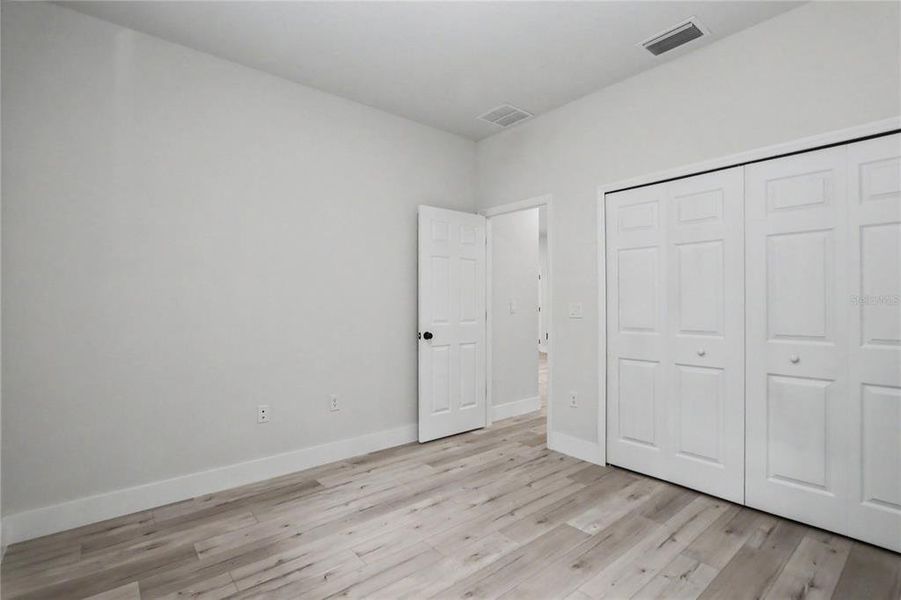 Spacious, unfurnished interior of a new home in , Citrus Springs (Image 34).