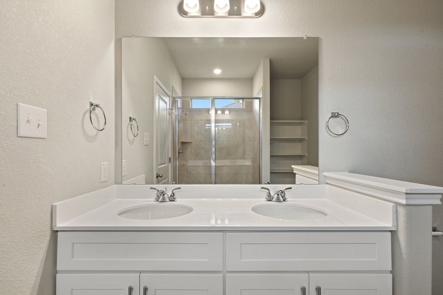 Image 13 of a home in Crosswinds.