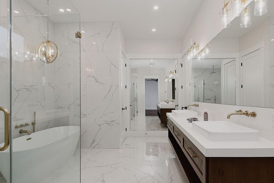 Luxurious Primary Bathroom Luxurious Primary Bathroom