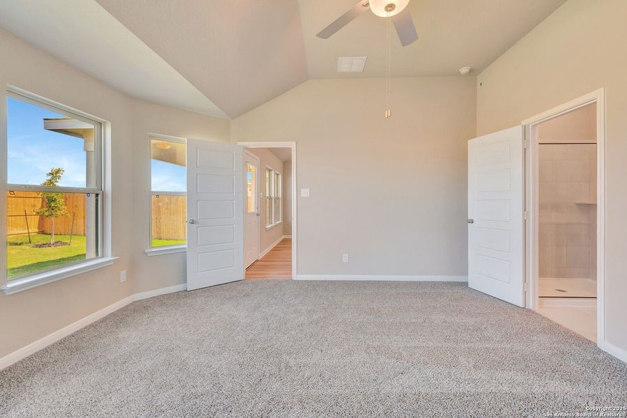 Spacious, unfurnished interior of a new home in Park Place, New Braunfels (Image 22).