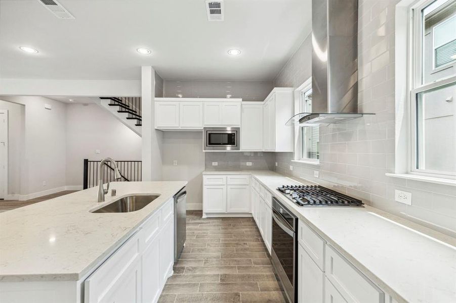 Furnished interior view inside a new home in SoHo Square, Dallas (Image 9).