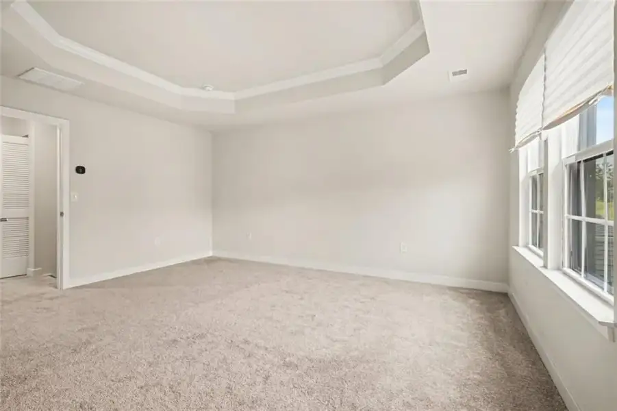 Spacious, unfurnished interior of a new home in , Lawrenceville (Image 33).