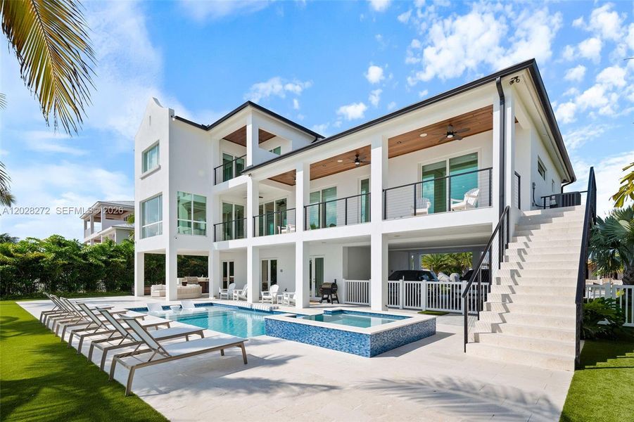 Exterior details and patio area of a home in , Marathon (Image 34).