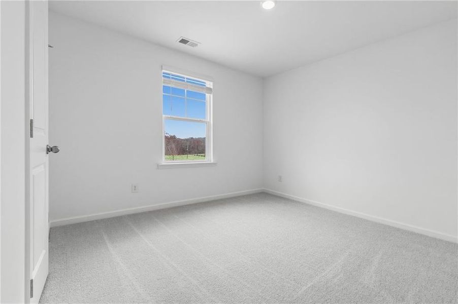 Spacious, unfurnished interior of a new home in Apalachee Hills, Bethlehem (Image 20).