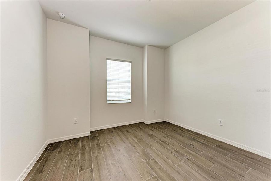 Spacious, unfurnished interior of a new home in Wellen Park Golf & Country Club: Executive Homes, Venice (Image 19).