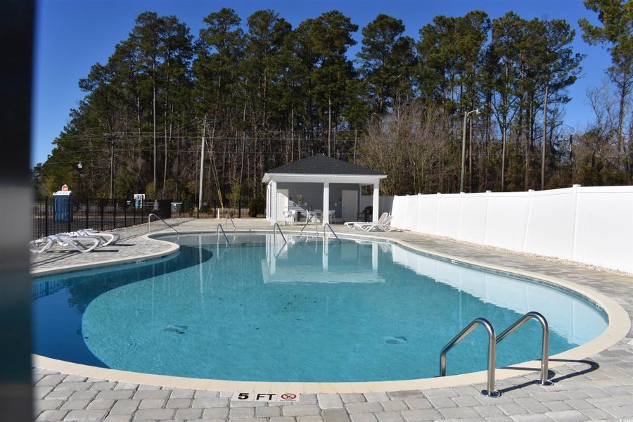 Community amenities in Oak Hollow, Longs (Image 16).