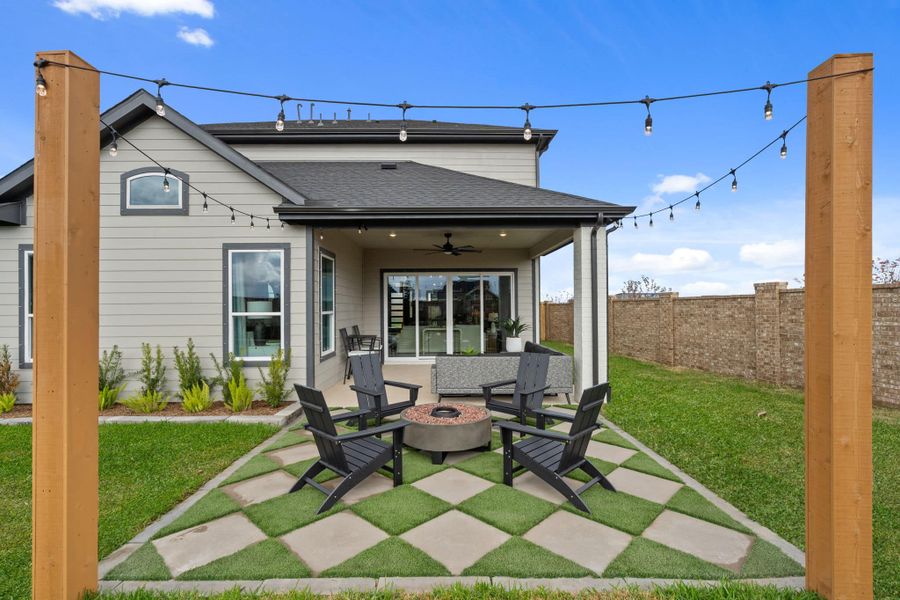Exterior details and patio area of a home in Beacon Point, Texas City (Image 41). Exterior details and patio area of a home in Beacon Point, Texas City (Image 41).