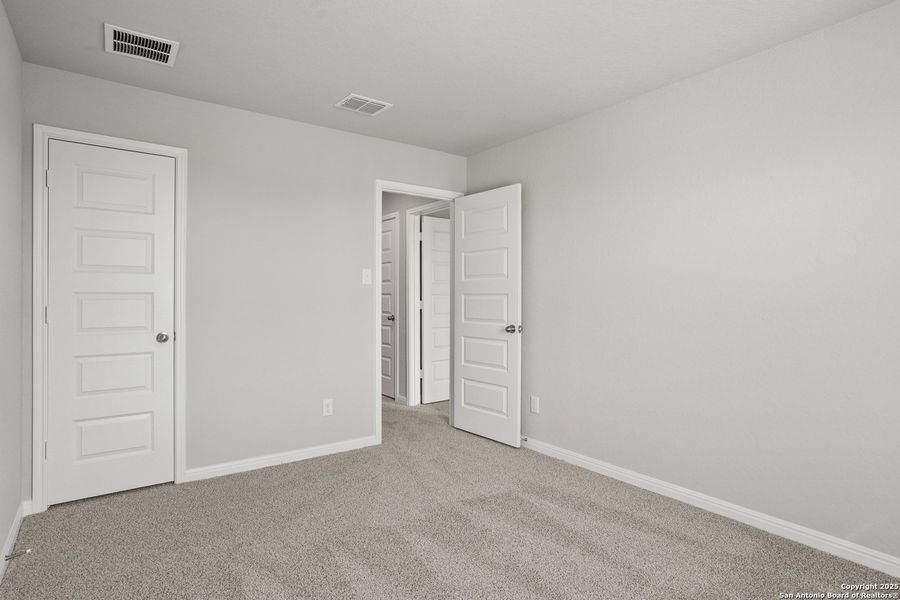 Spacious, unfurnished interior of a new home in Applewhite Meadows, San Antonio (Image 19).