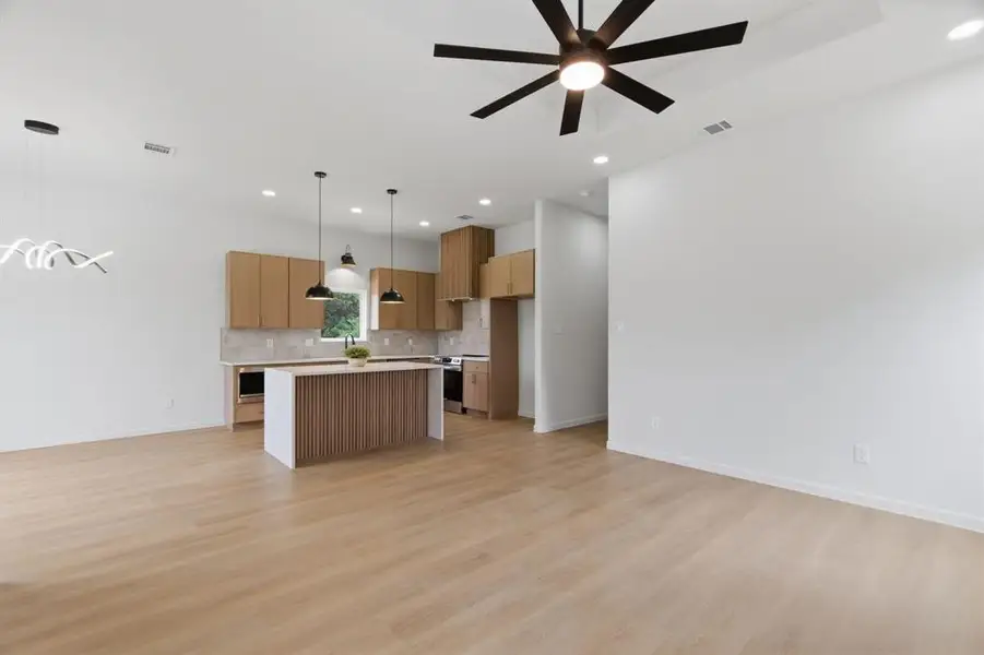 Image 36 of a home in .