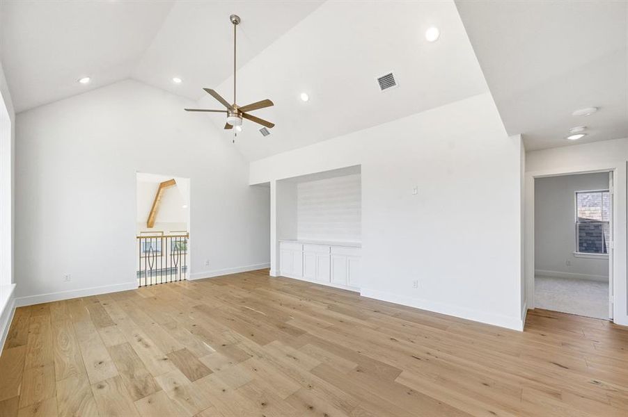 Spacious, unfurnished interior of a new home in Saddle Star Estates, Rockwall (Image 22).