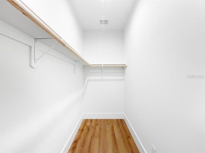 Spacious, unfurnished interior of a new home in , Gulfport (Image 17).