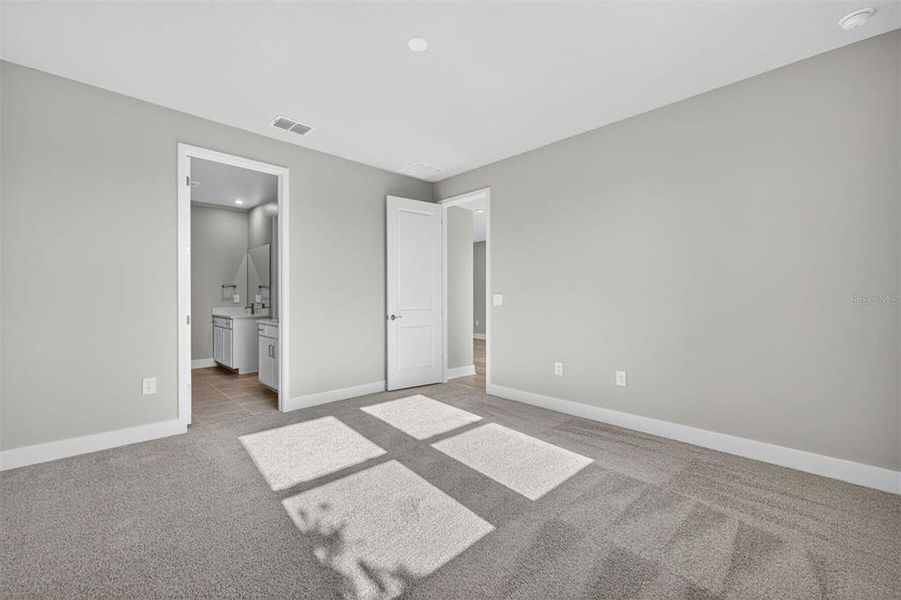 Spacious, unfurnished interior of a new home in Sunstone at Wellen Park, Venice (Image 20). Spacious, unfurnished interior of a new home in Sunstone at Wellen Park, Venice (Image 20).