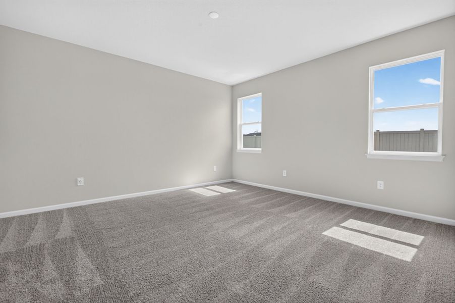 Spacious, unfurnished interior of a new home in Pasadena Ridge Master, Dade City (Image 10).