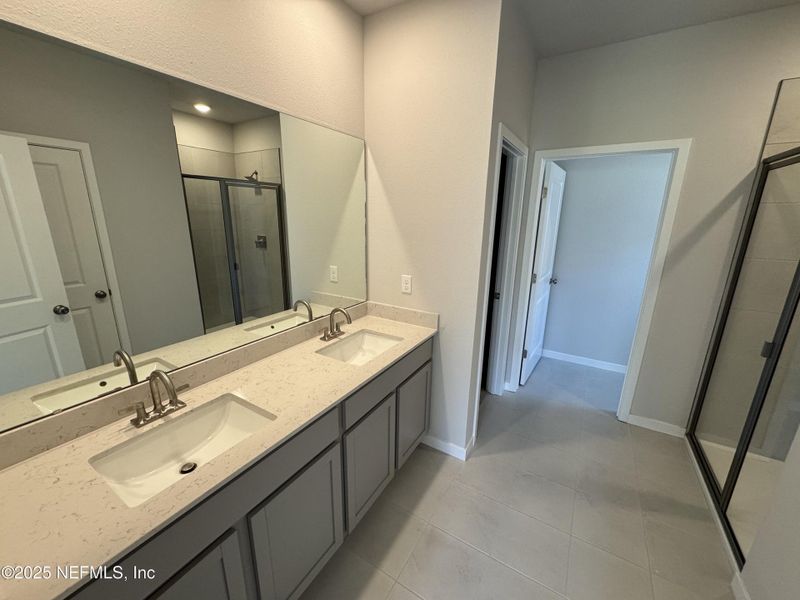 Furnished interior view inside a new home in Oak Creek Preserve, Jacksonville (Image 5). Furnished interior view inside a new home in Oak Creek Preserve, Jacksonville (Image 5).