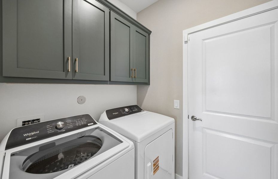 Representative interior finishes for a home built from the Hallmark by Del Webb in Del Webb Sugar Land at Ryehill, Rosenberg (Image 20). Representative interior finishes for a home built from the Hallmark by Del Webb in Del Webb Sugar Land at Ryehill, Rosenberg (Image 20).