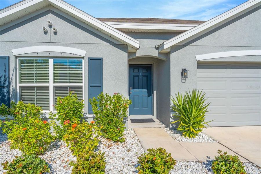 Exterior details and patio area of a home in Sereno, Wimauma (Image 4).