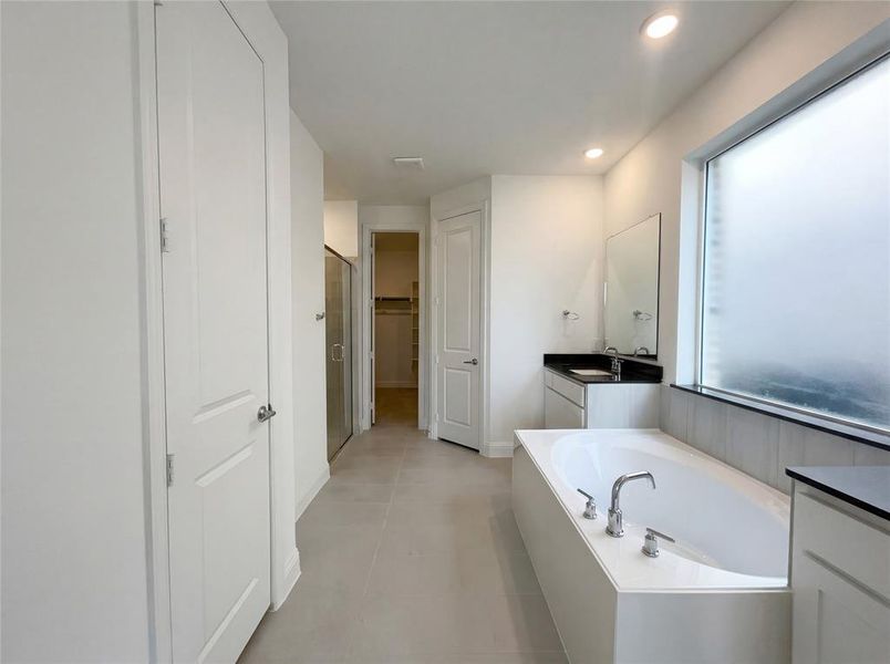 Furnished interior view inside a new home in Shaded Tree, McKinney (Image 8).